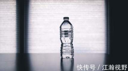 賣水賣到300億？日賺兩千萬(wàn)的農(nóng)夫山泉，功能性茶飲料浪潮下的攻防戰(zhàn)